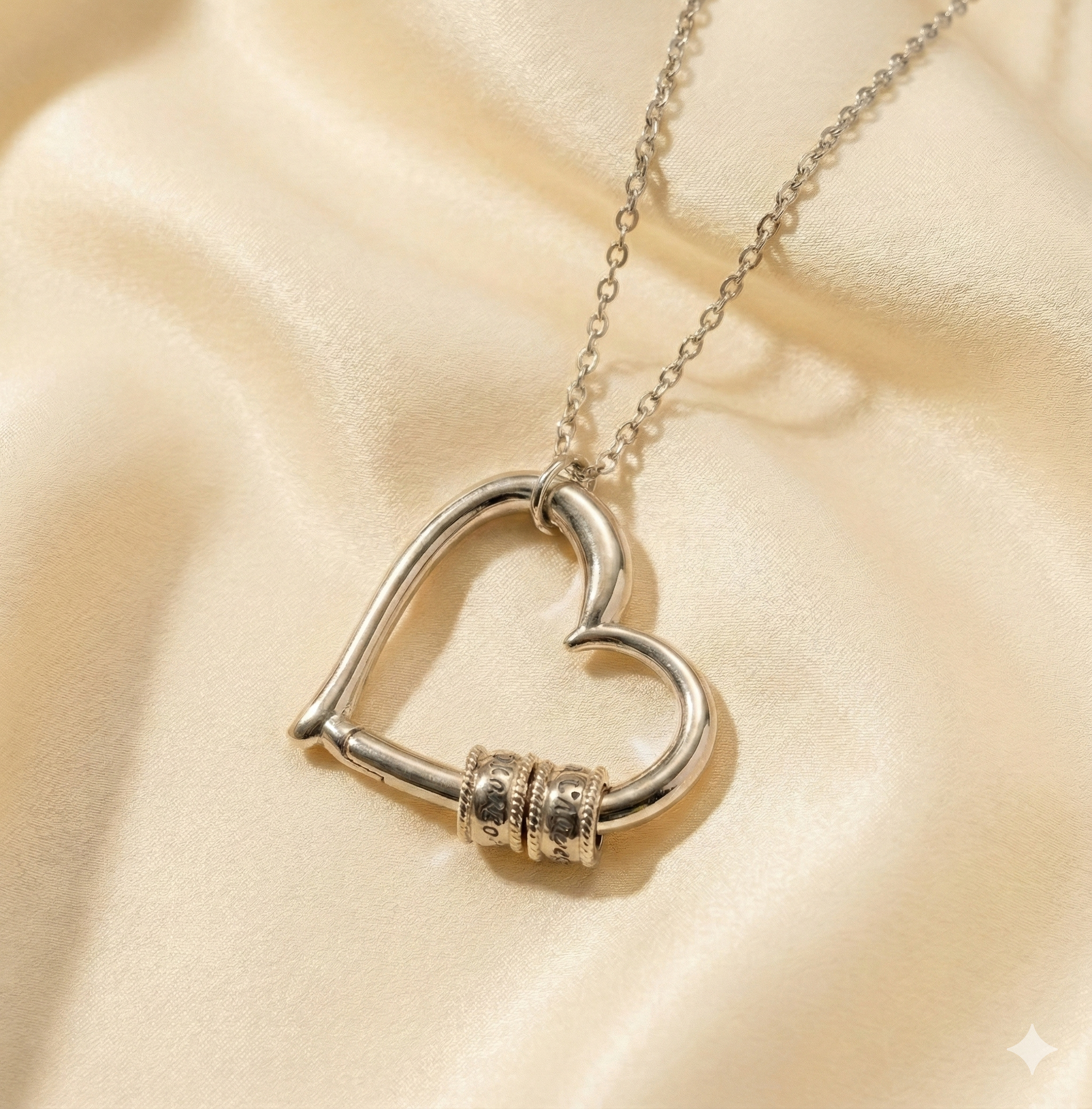 "Ewig Verbunden" – Herzkette mit Namensringen